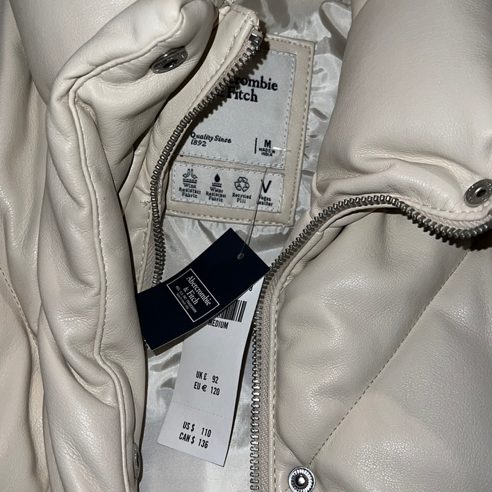 Abercrombie woman’s oversized vest. size:Medium